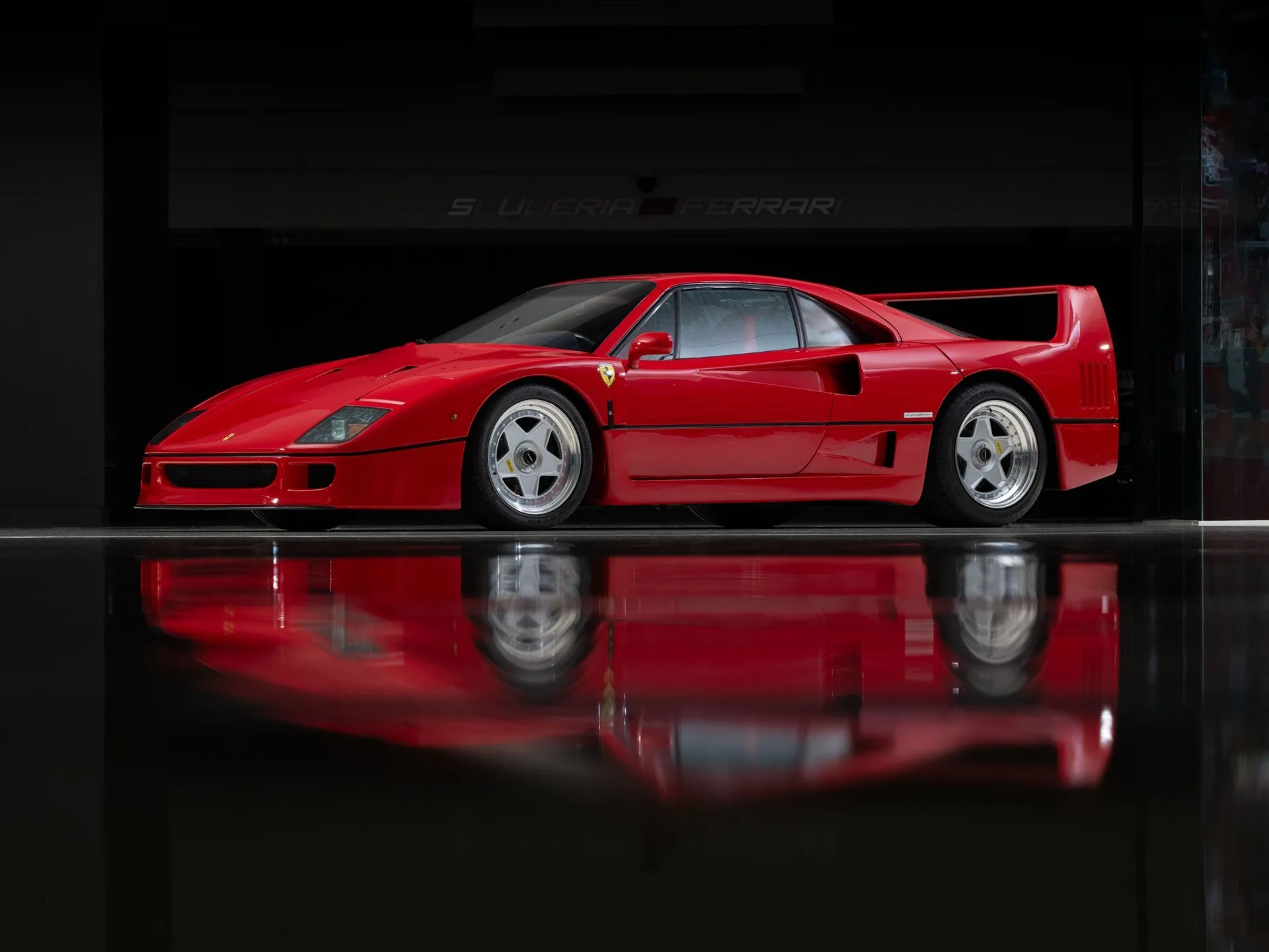 ferrari f40 del 1990 immagine darin schnabel