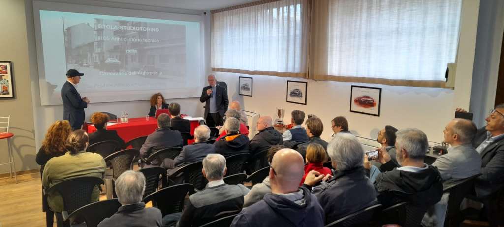 celebrazione della storia dell'automobile a brescia
